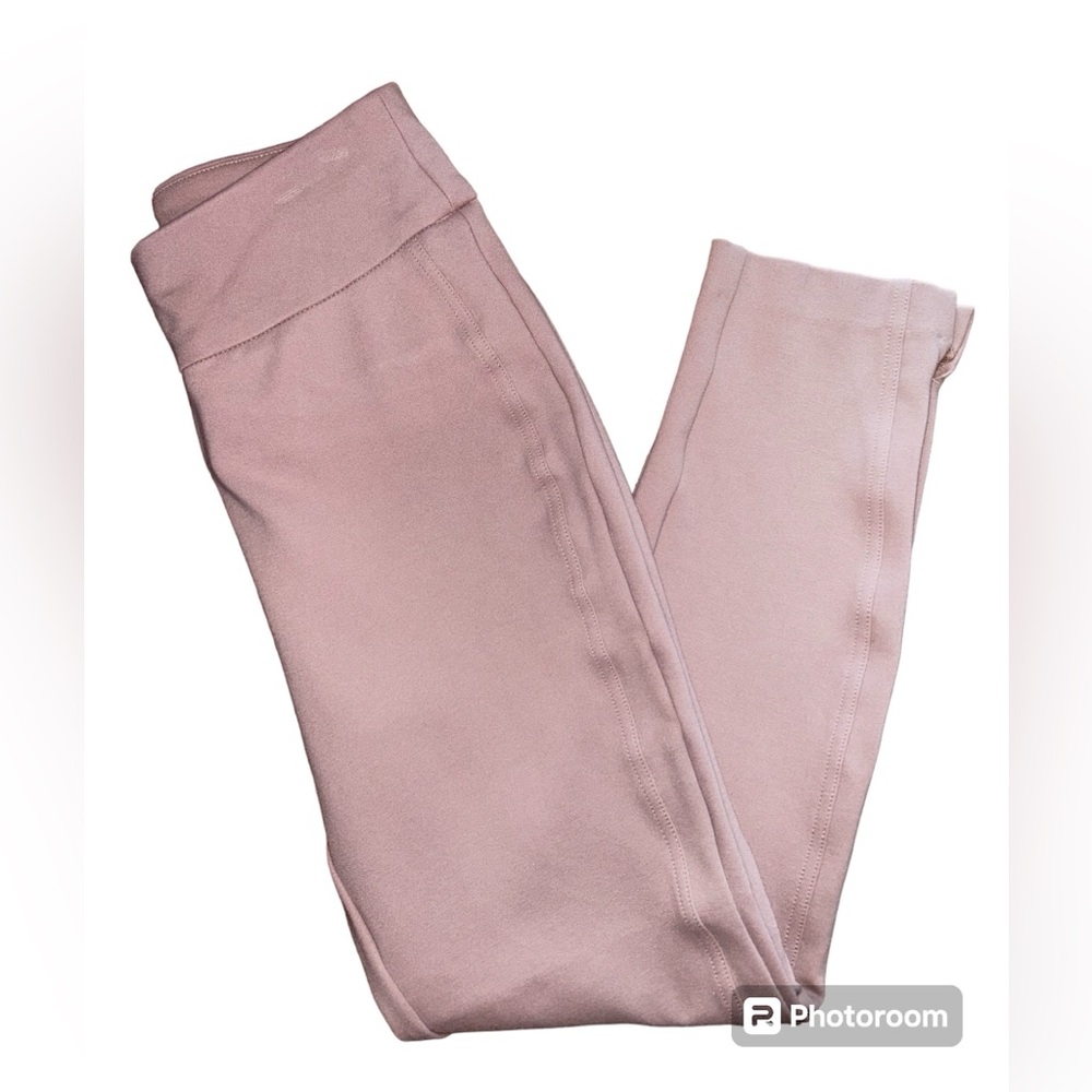 Women’s Rider pants by Express in a size XS. Cotton and Cropped. Blush color